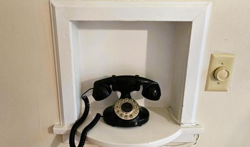Vintage phone niche
