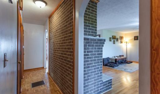 Hallway to bedrooms (1)