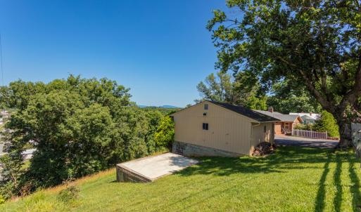 Pad for storage building