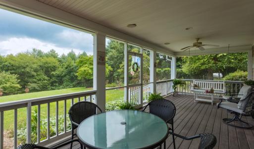 Screened in porch