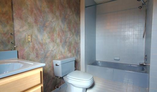 BR 2 ensuite Bath