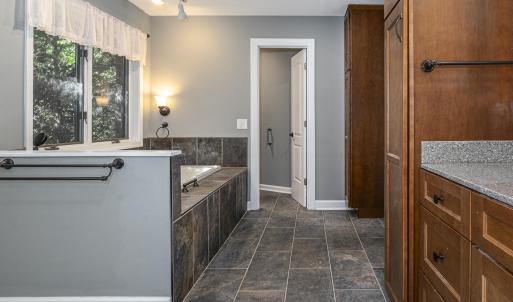 Primary Suite private w/c