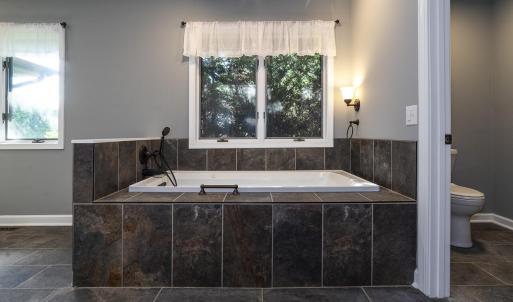 Primary Suite Bath jetted tub