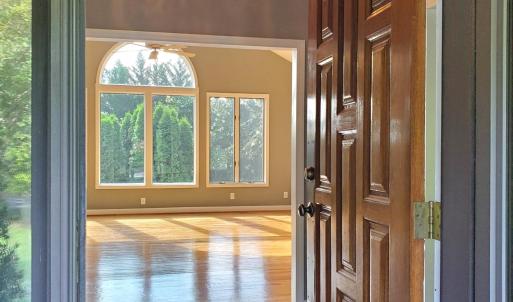 Foyer with view to Great Rm