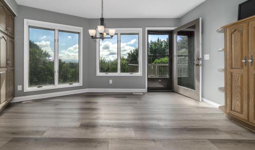 Breakfast Area with Deck access