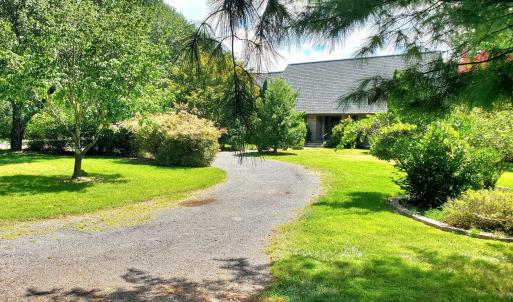 Circular entry drive from private road