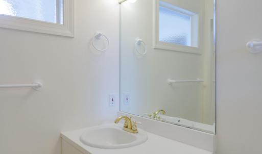 Guest Apt Bathroom