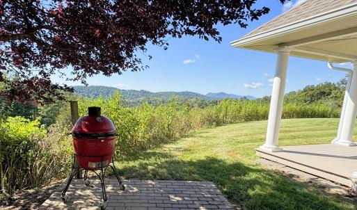 Kamado Joe Cooker