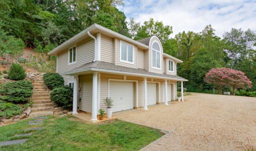 Steps to Guest Apartment