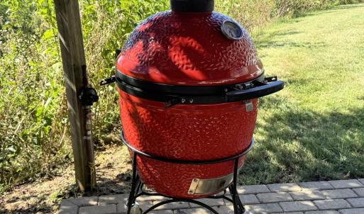Kamado Joe Cooker