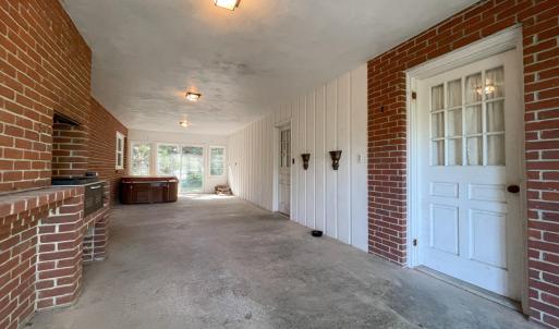 Farmhouse100125028