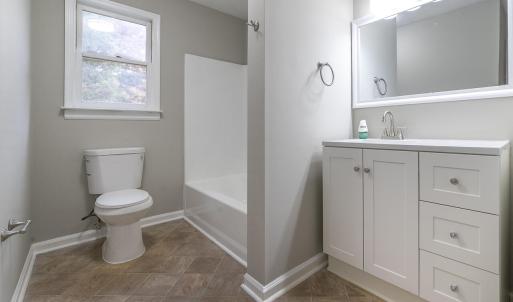 3660 Union Church Rd bath 1