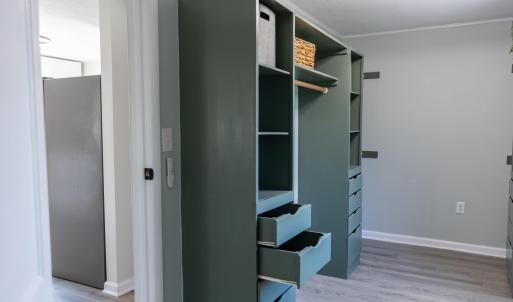 Ensuite Closet