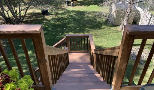 1847 Hawthorne back steps from Deck