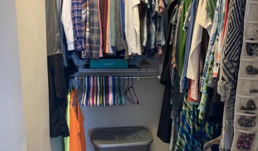 1847 Hawthorne Master walk in