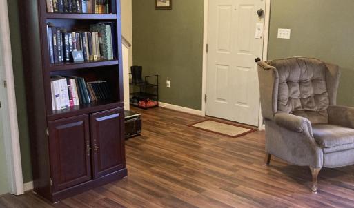 1847 Hawthorne Living room view 3