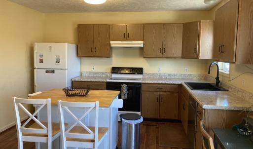 1847 Hawthorne Kitchen view 3