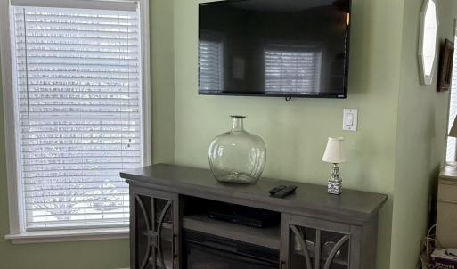 D299FC56-548B-4E37-95E0-B1A3D75051F2