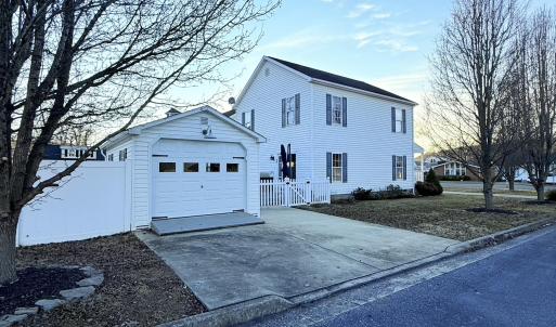 EAA11BF5-650D-45B8-BC41-38D1F016E0F9