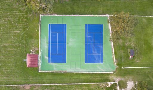 Tennis Courts / Pickle Ball Courts