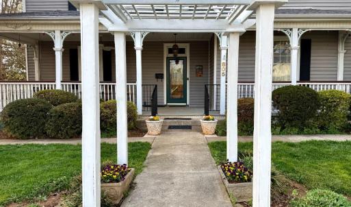 Photo #2 of 805 Longwood Avenue, Bedford, VA 1.1 acres