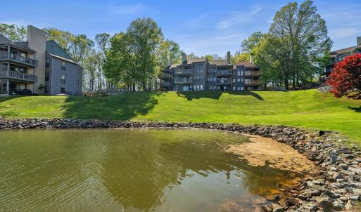Photo #33 of 75 Dockside Circle, Moneta, VA