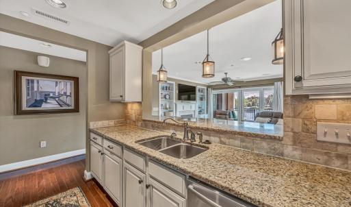 Photo #6 of 100 Bridgewater Pointe Place, Moneta, VA