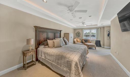 Photo #15 of 100 Bridgewater Pointe Place, Moneta, VA