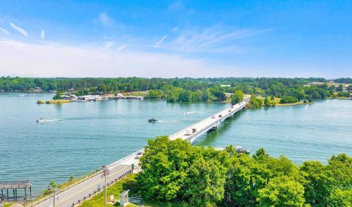 Photo #29 of 100 Bridgewater Pointe Place, Moneta, VA