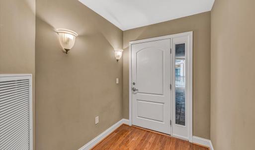 Photo #2 of 100 Bridgewater Pointe Place, Moneta, VA