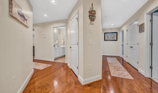 Photo #9 of 100 Bridgewater Pointe Place, Moneta, VA