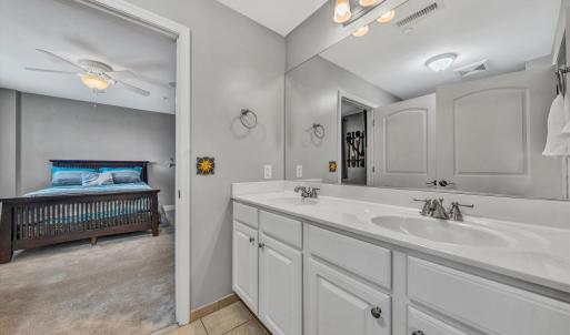Photo #33 of 100 Bridgewater Pointe Place, Moneta, VA