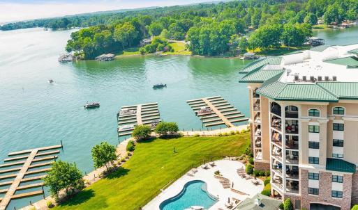 Photo #39 of 100 Bridgewater Pointe Place, Moneta, VA