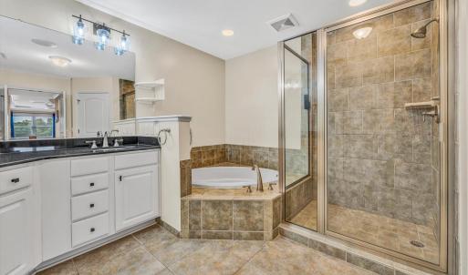 Photo #22 of 100 Bridgewater Pointe Place, Moneta, VA