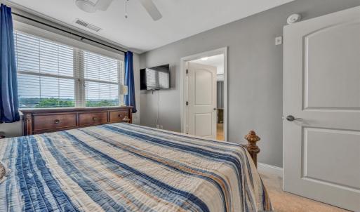 Photo #32 of 100 Bridgewater Pointe Place, Moneta, VA