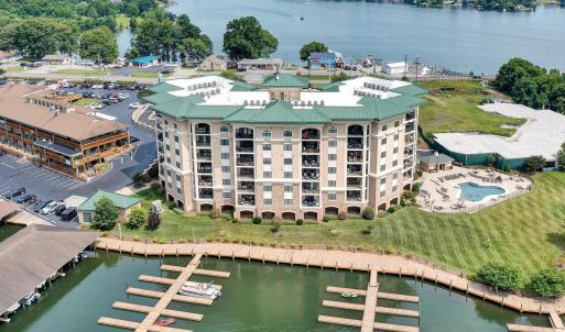 Photo #3 of 100 Bridgewater Pointe Place, Moneta, VA
