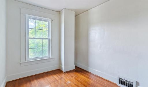 Office/4th Bedroom, no closet.