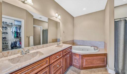 Photo #16 of 1066 Siesta Key Court, Moneta, VA