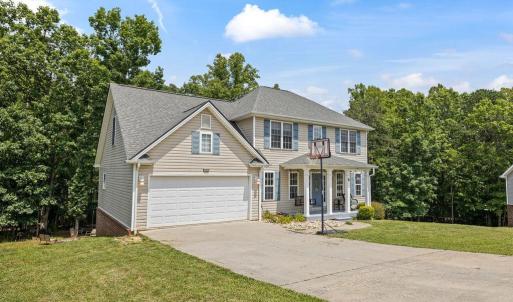 A beautiful home! Off the main road in a cul-de-sac