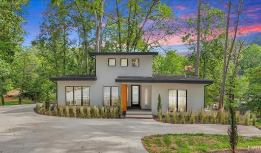 Located in Bedford County offering short term rentals, yet is minutes from Bridgewater and area amenities!  Short Term Rental permitting and due diligence is the responsibility of the purchaser.