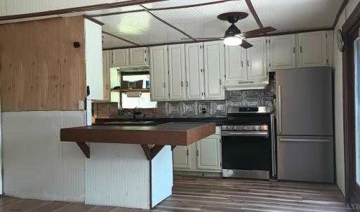 Photo #9 of 176 Toms Lane, Roseland, VA 1.9 acres