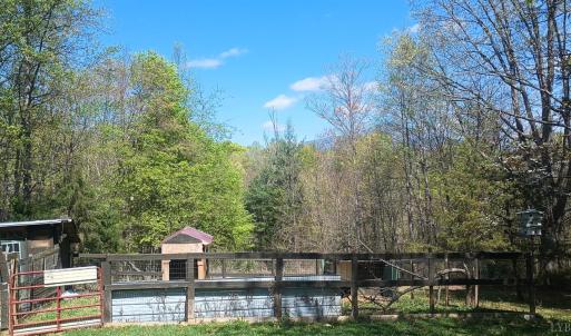 Photo #40 of 176 Toms Lane, Roseland, VA 1.9 acres