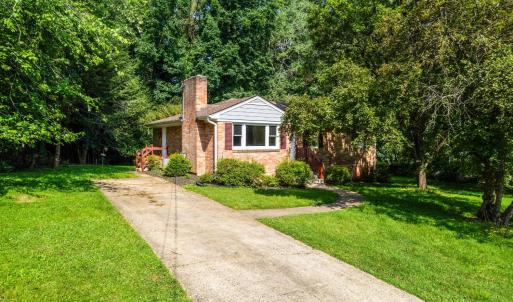 Photo #2 of 2039 Indian Hill Road, Lynchburg, VA 0.5 acres