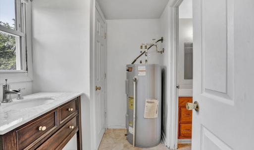 Photo #23 of 14186 Booker T. Washington Highway, Moneta, VA