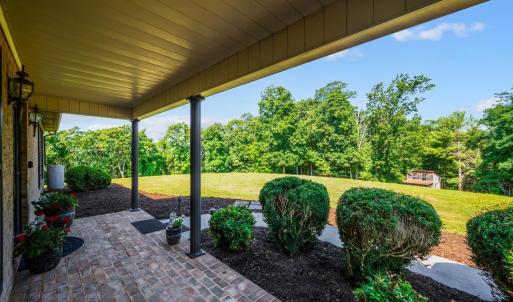 Front Porch View of Rustic Cabin/Studio