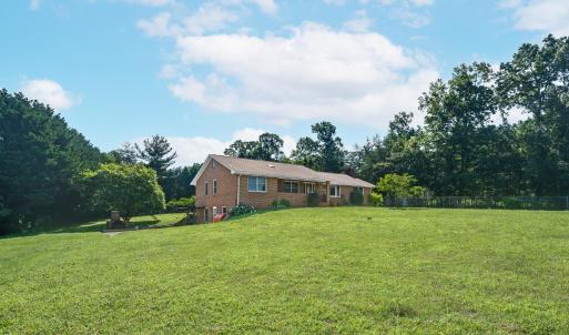 Photo #4 of 1874 Hales Ford Road, Moneta, VA 5.0 acres