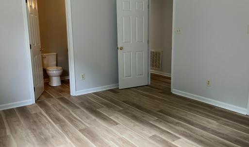Bedroom 2 that adjoins to main level full bath