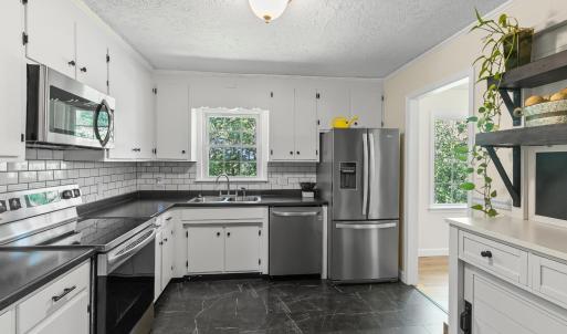 Photo #13 of 1604 Avondale Drive, Altavista, VA 0.5 acres