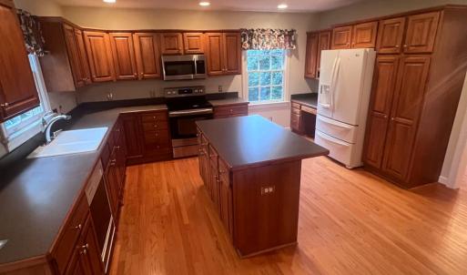 Photo #5 of 300 Hayfield Drive, Lynchburg, VA 1.0 acres