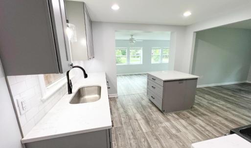 Photo #12 of 1218 Lakeview Drive, Lynchburg, VA 0.4 acres